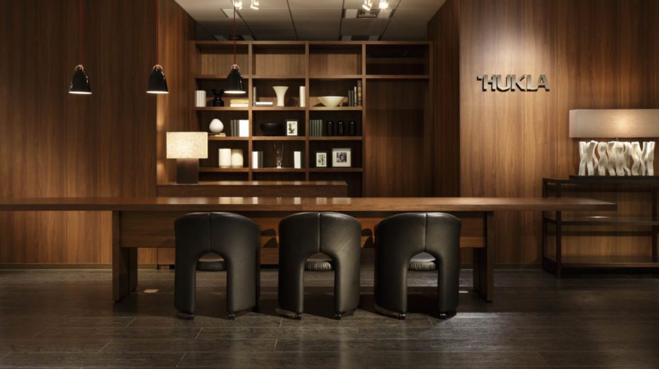 C44　展示品 日本フクラ 照明付き キャビネット 右開き C44 展示品 日本フクラ 照明付き キャビネット 右開き